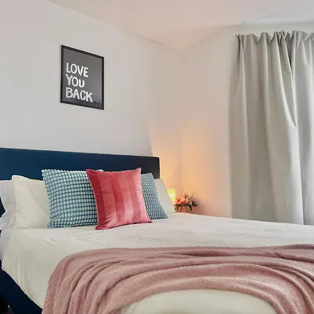 Cosy 1-Bed Flat 30Min To Central London & Parking Exterior photo