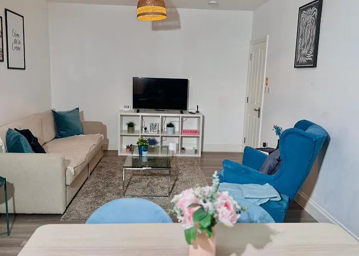 Cosy 1-Bed Flat 30Min To Central London & Parking