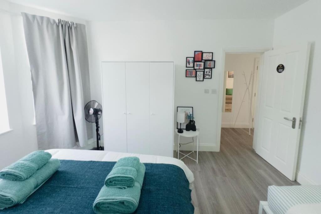 Cosy 1-bed Flat 30min To & Parking * Лондон