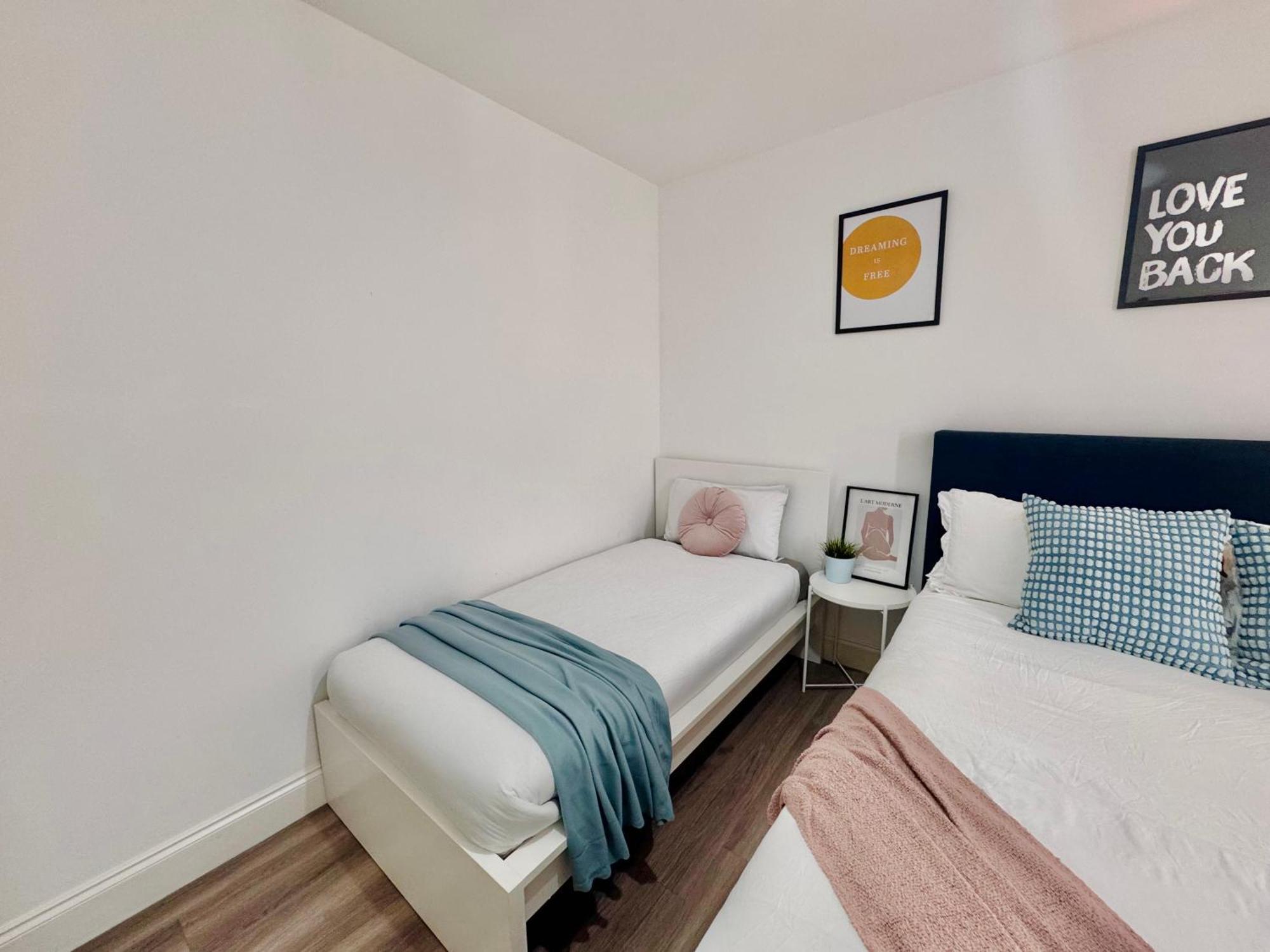 Cosy 1-bed Flat 30min To & Parking Апартаменты