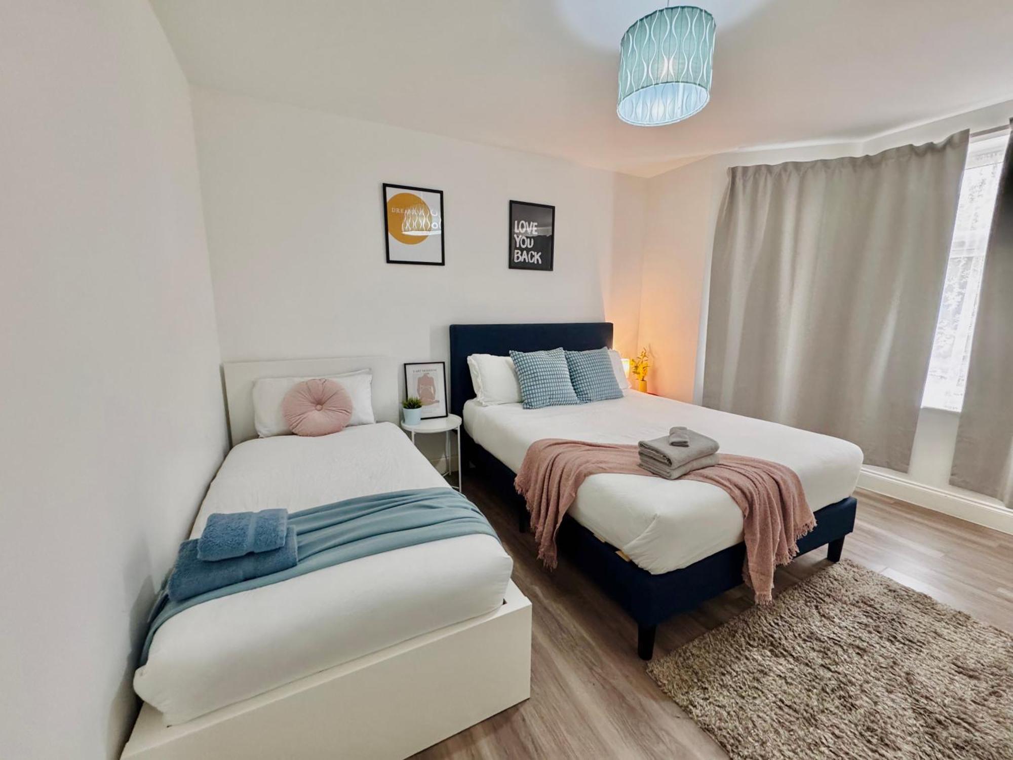 Cosy 1-bed Flat 30min To & Parking * Лондон