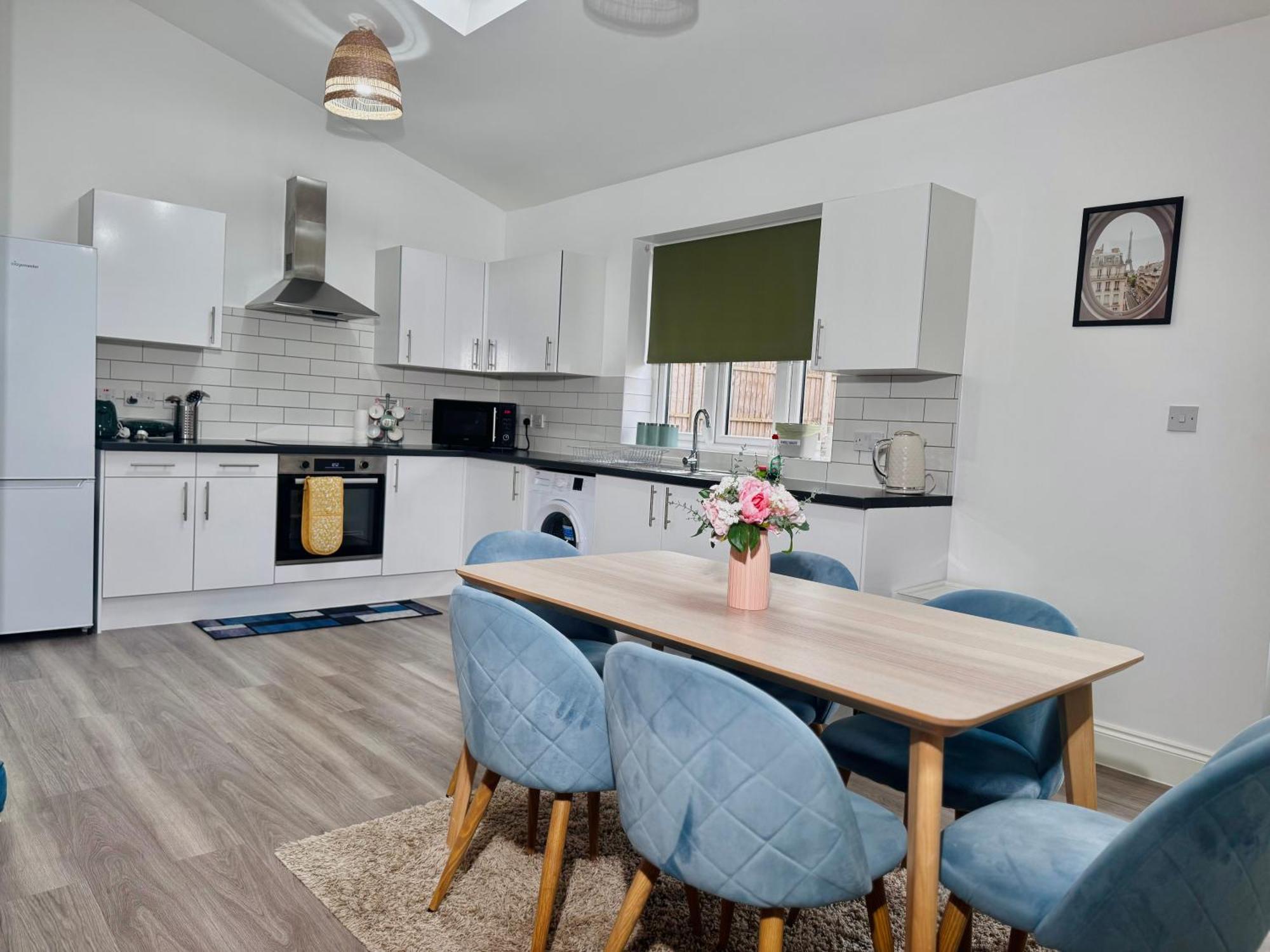 Cosy 1-bed Flat 30min To & Parking Апартаменты