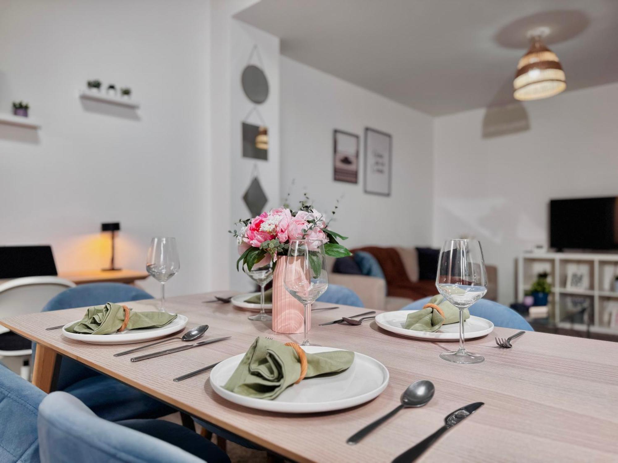 Апартаменты Cosy 1-bed Flat 30min To & Parking